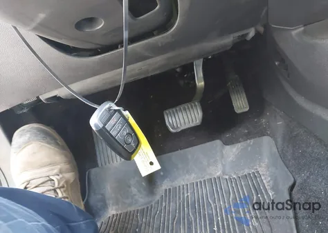 2017 Ford Fusion Energi Se Luxury z USA, uszkodzony, nr VIN 3FA6P0PU3HR121802